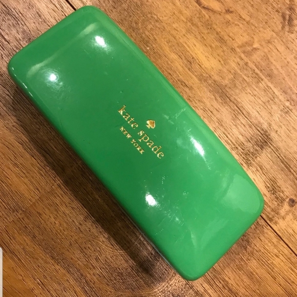 Kate Spade Polarized tortoise sunglasses and case. - Picture 9 of 10